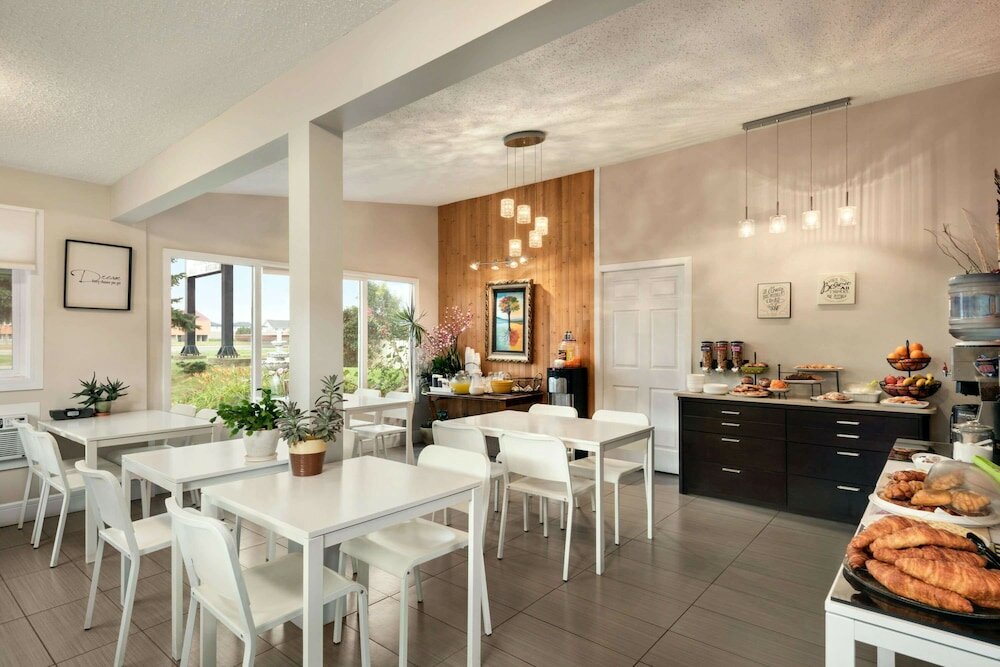 Фото Thriftlodge Edmonton