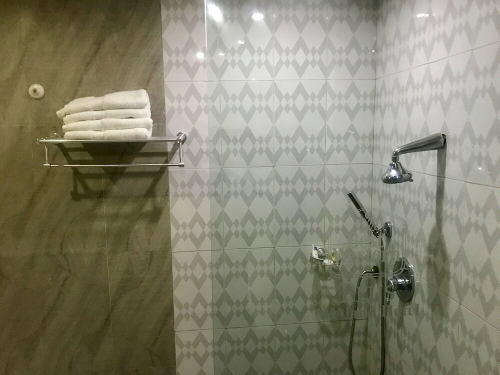 Фото Warri Wetland Hotel