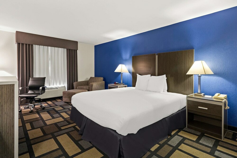 Фото Best Western Galleria Inn & Suites