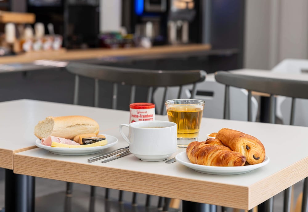 Фото B&b Hotel Lyon Caluire Cité Internationale