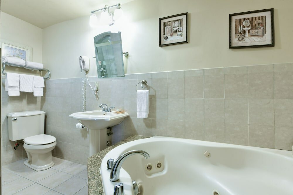 Фото The Freeport Inn and Marina