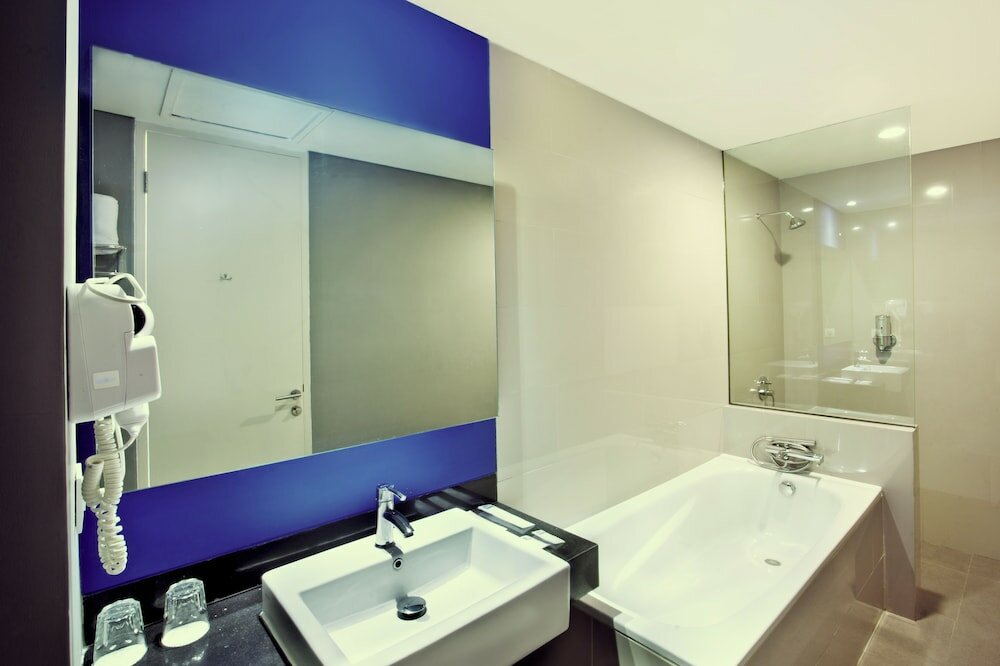 Фото Fabu Hotel Bandung