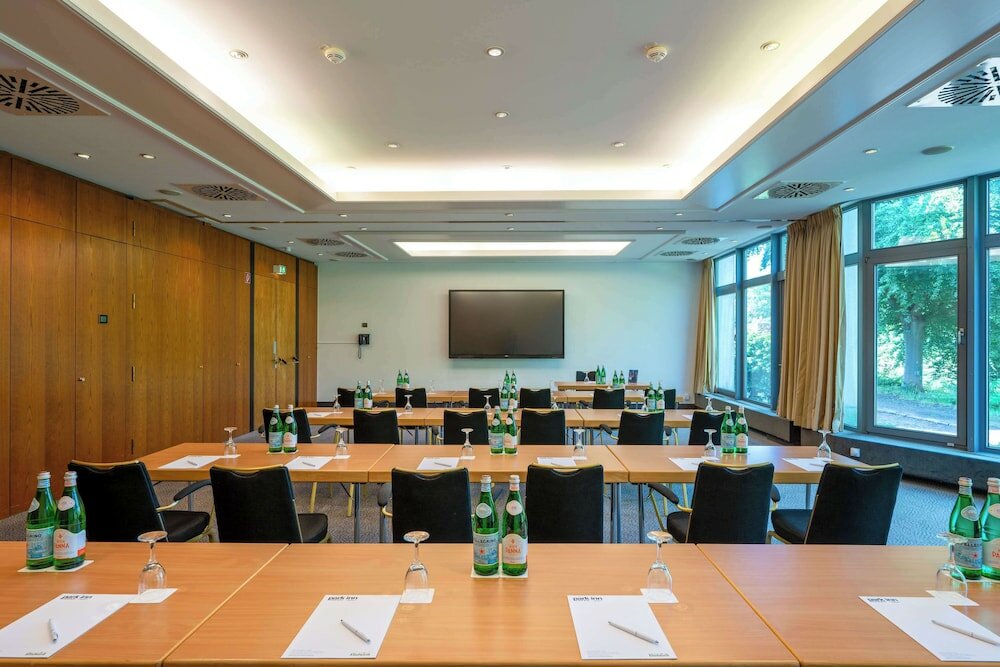 Фото Park Inn by Radisson Lübeck