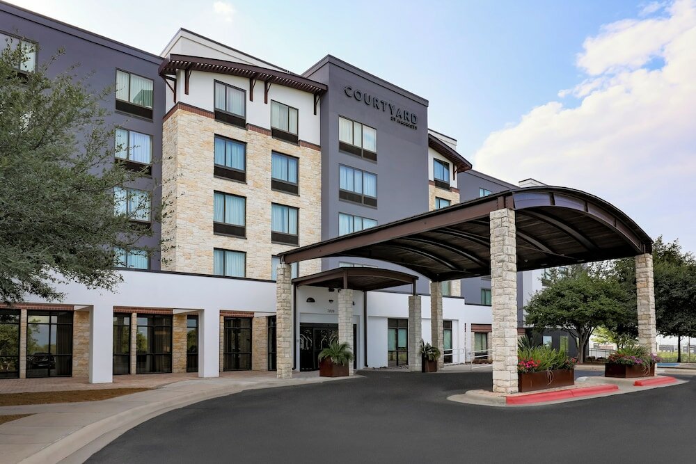 Фото Courtyard by Marriott Austin Airport