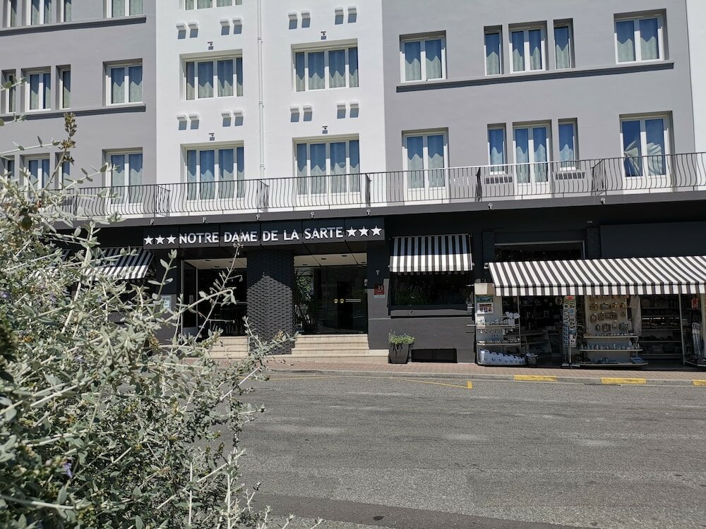 Фото Adonis Lourdes - Notre Dame de la Sarte