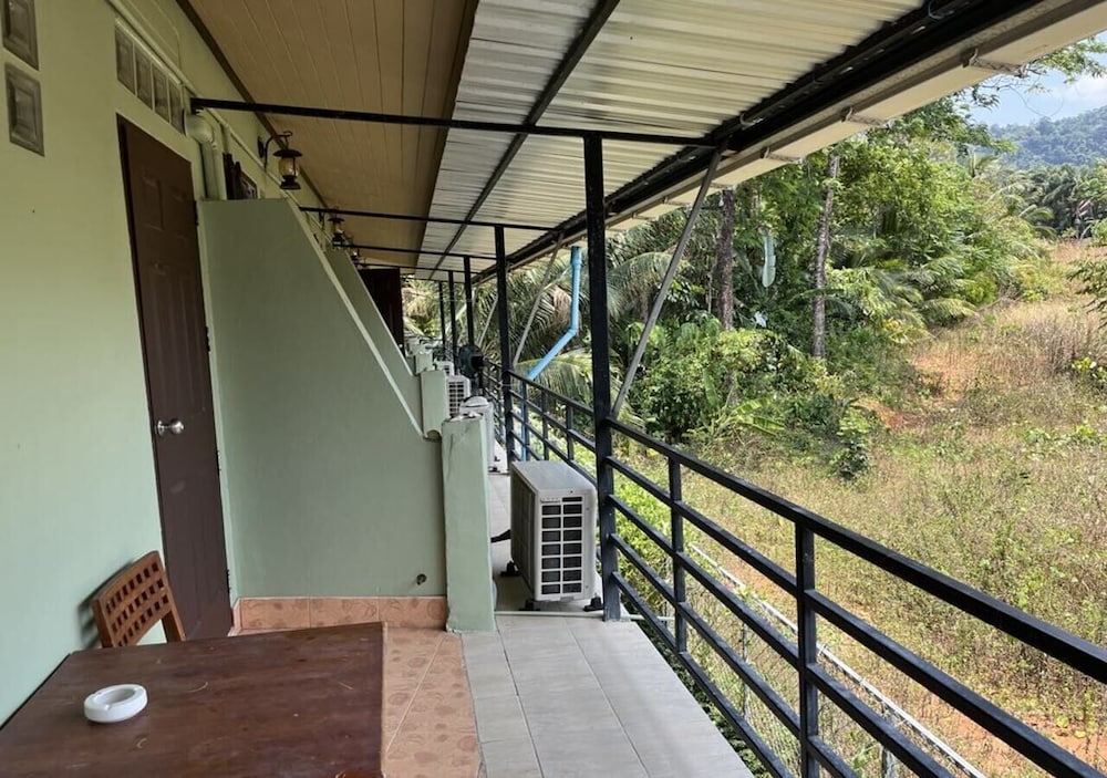 Фото Srichada Hotel Khaolak