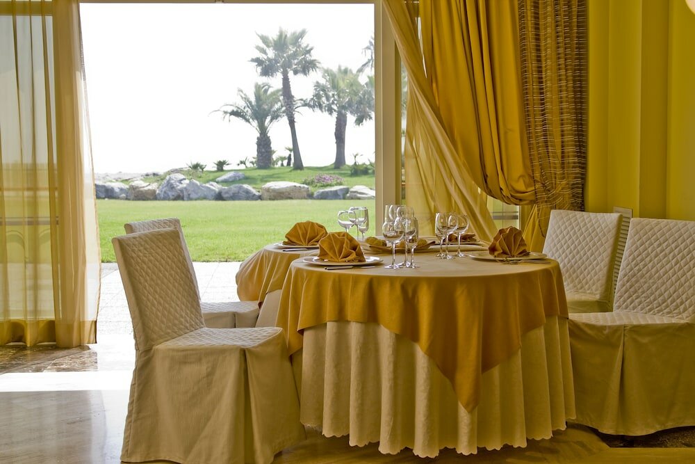 Фото Aregai Marina Hotel & Residence