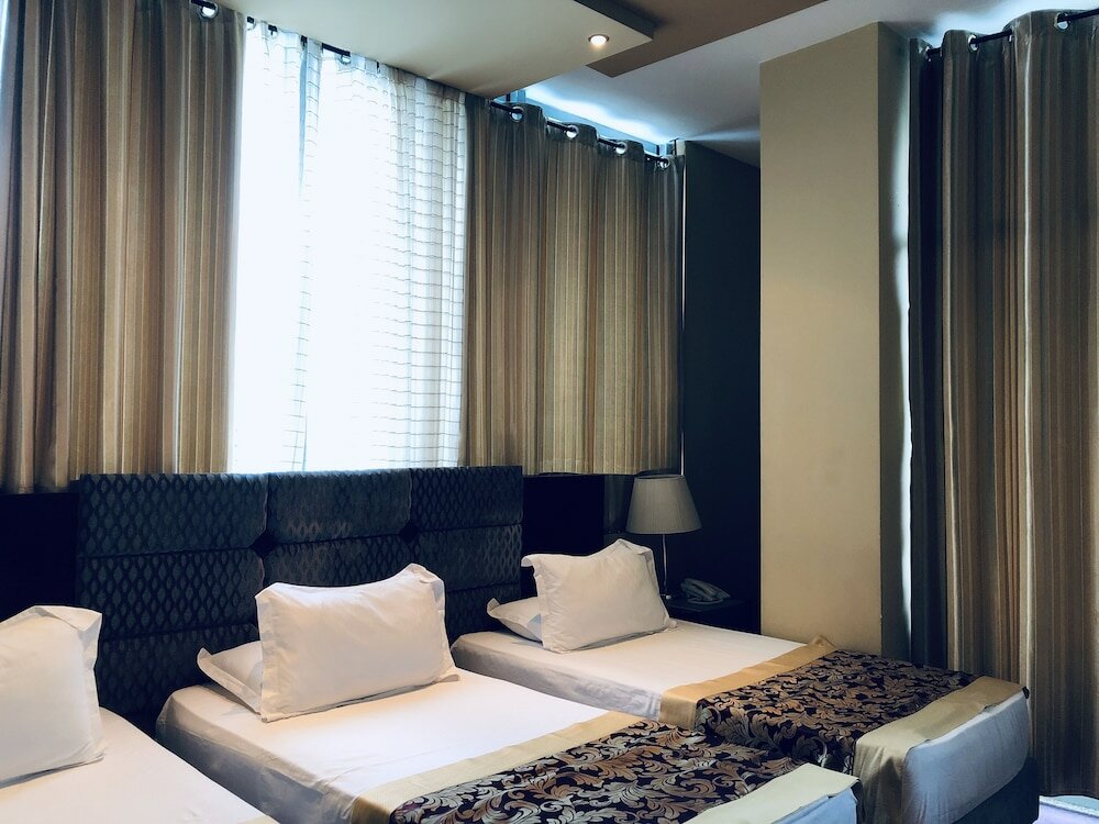 Фото Hotel Kompleksi Arifi