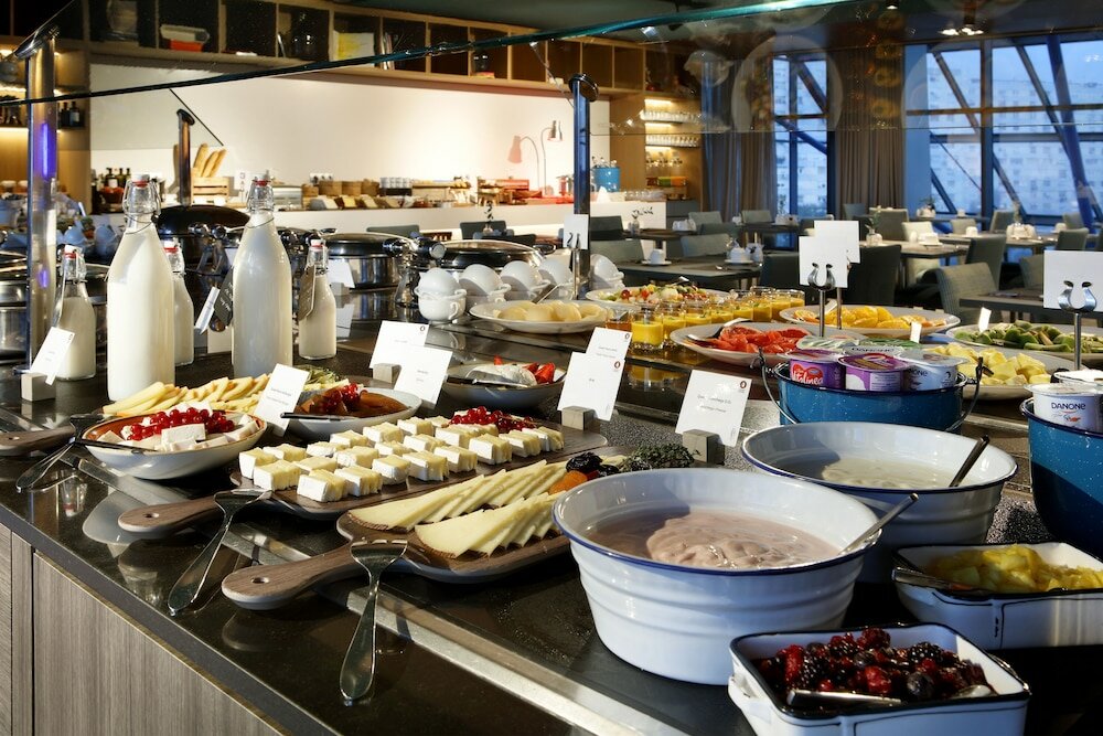 Фото Hyatt Regency Barcelona Tower