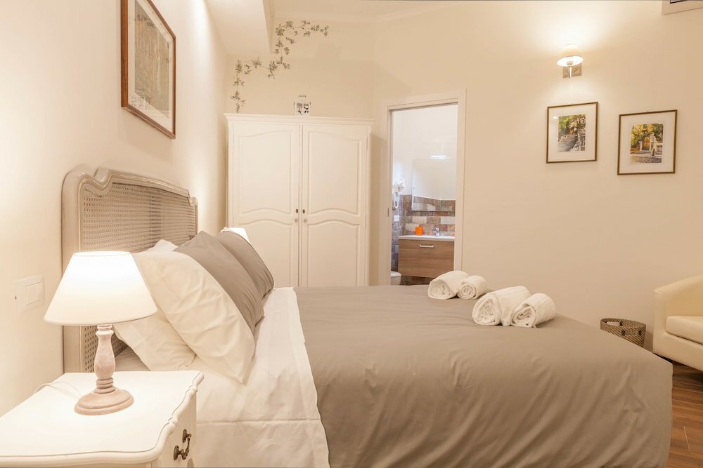 Фото Donna Margherita Rome Suite & Rooms