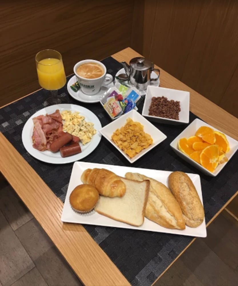 Фото Hostal Abadía Madrid