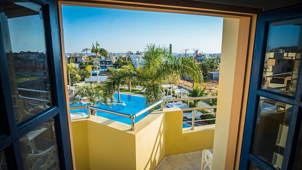 Фото Parthenis Hotel & Suites