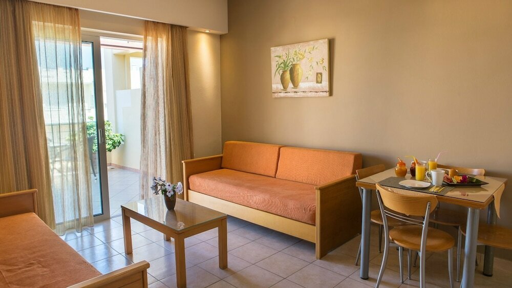 Фото 173165379900