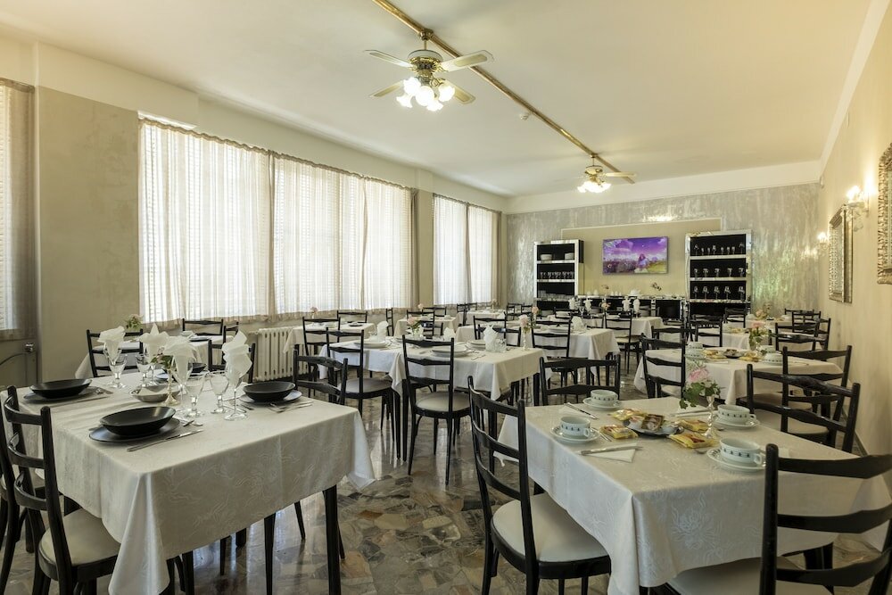 Фото Hotel Giumer