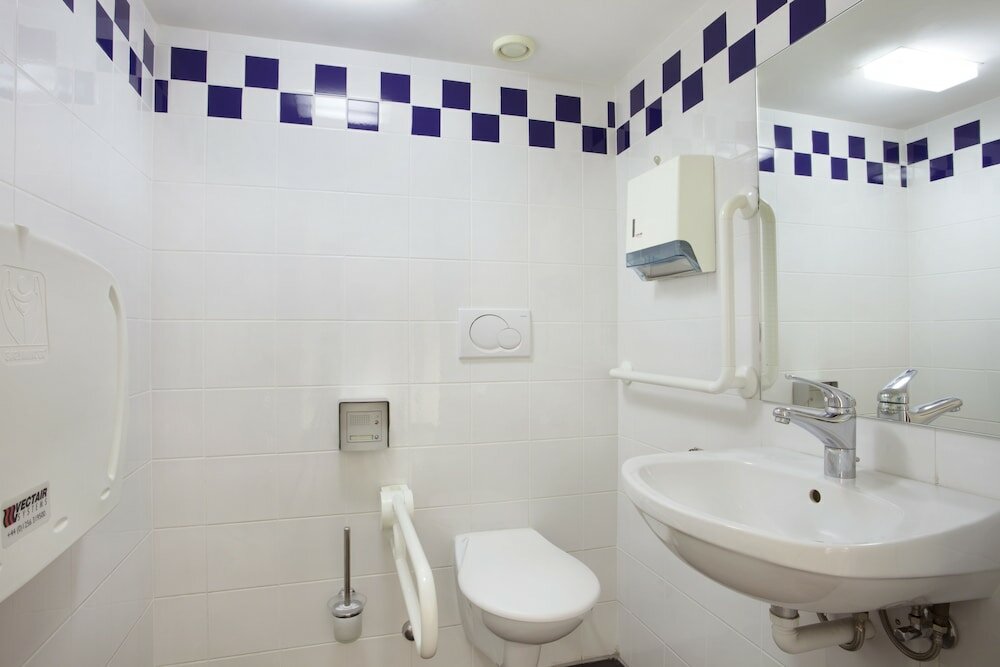 Фото Holiday Inn Express Geneva Airport by IHG