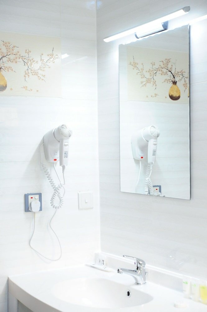 Фото Tomreik Hotel