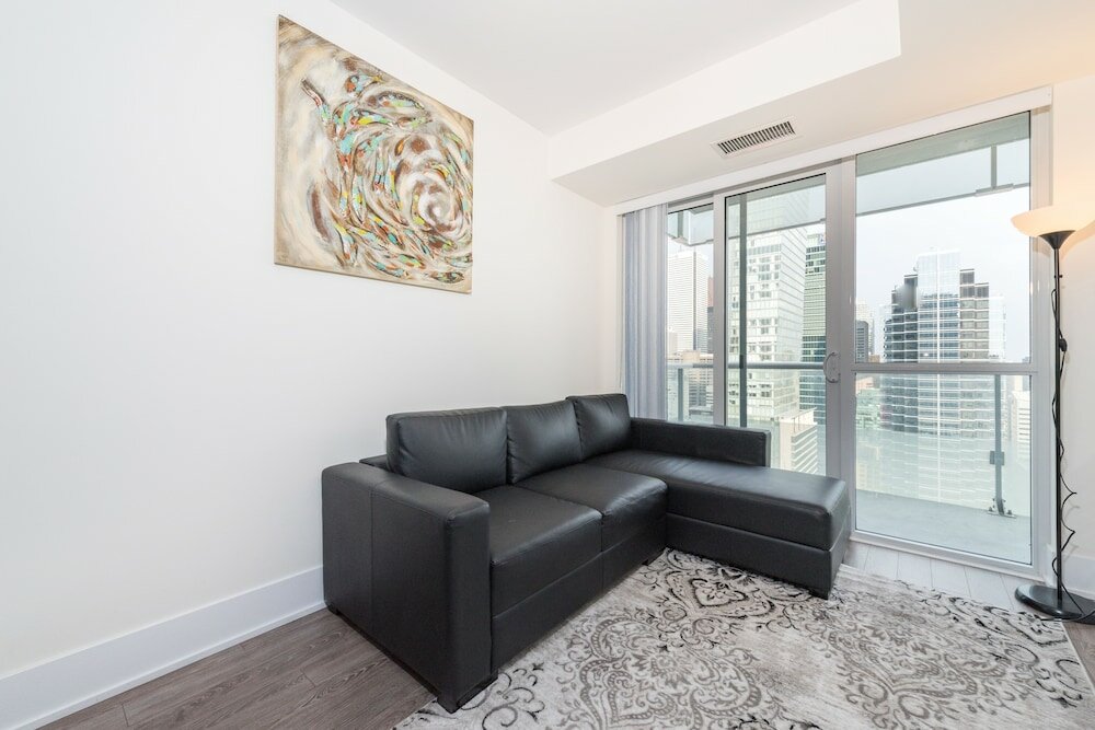 Фото Grand Royal Condos - Cn Tower