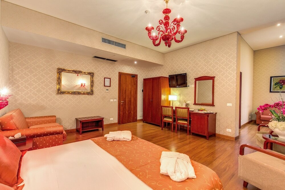 Фото Augusta Lucilla Palace