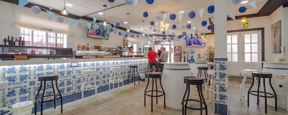 Фото Hostal Valdepeñas by Bossh Hotels