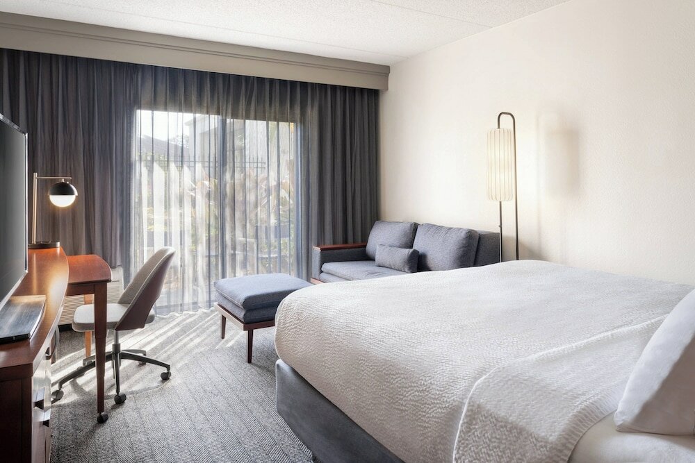 Фото Courtyard by Marriott Tampa Westshore/Airport