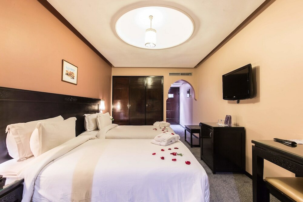 Фото Almas Hotel