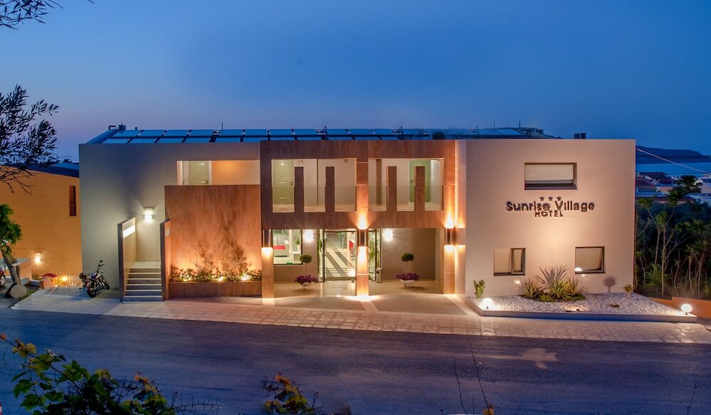 Фото Sunrise Village Hotel