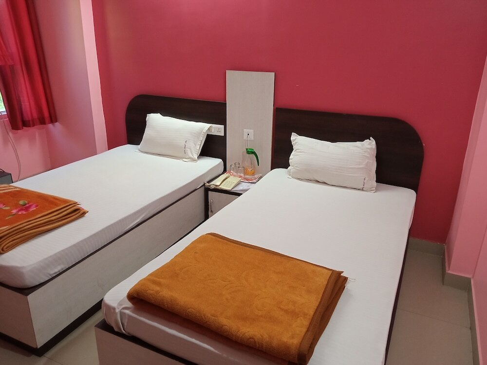 Фото Hotel Viraat Inn