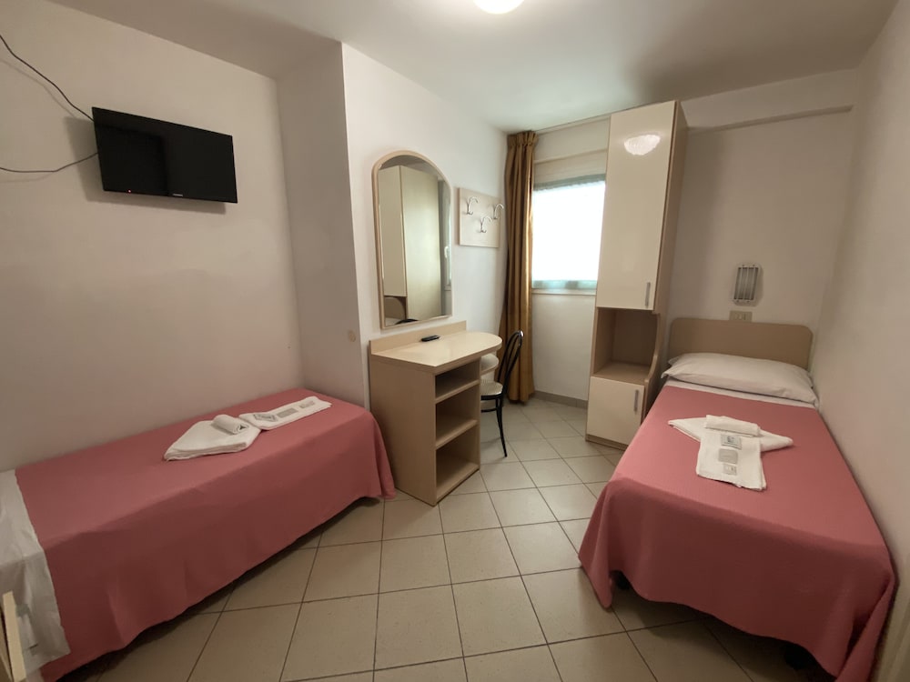 Фото Hotel Nanni Garni