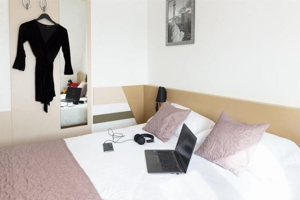 Фото Hôtel Le Saint Germain