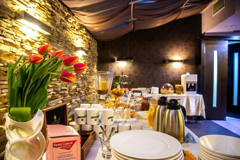 Фото Art Plaza Hotel