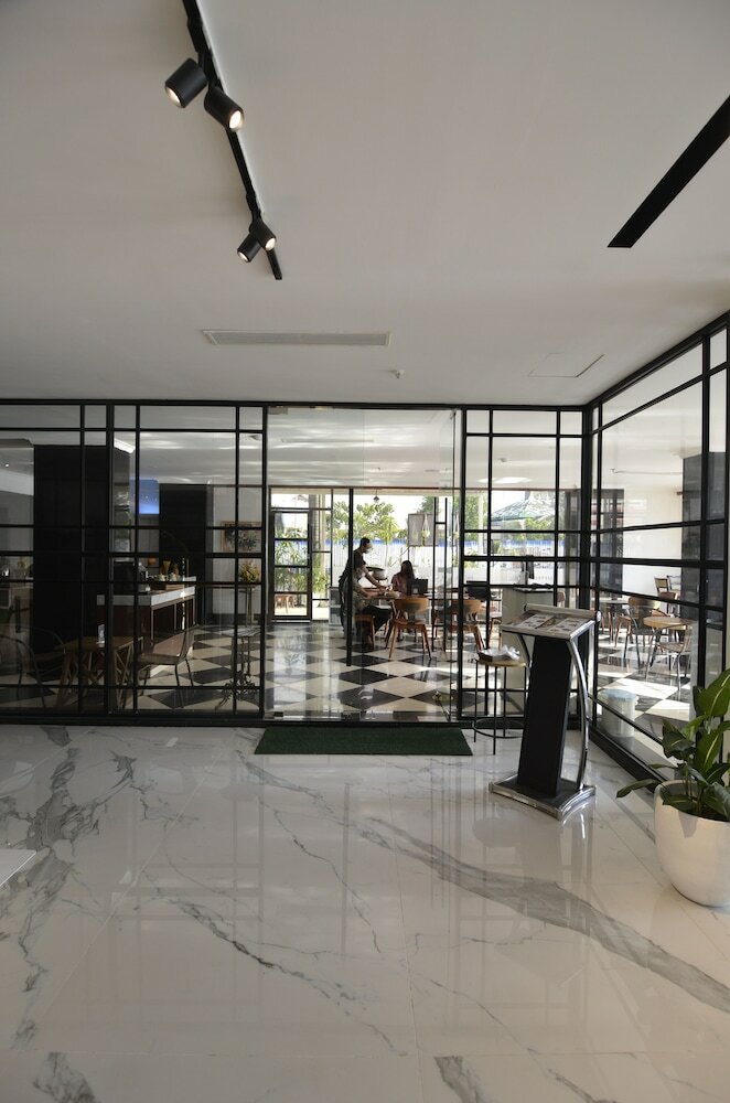 Фото Metro Park View Hotel Kota Lama Semarang