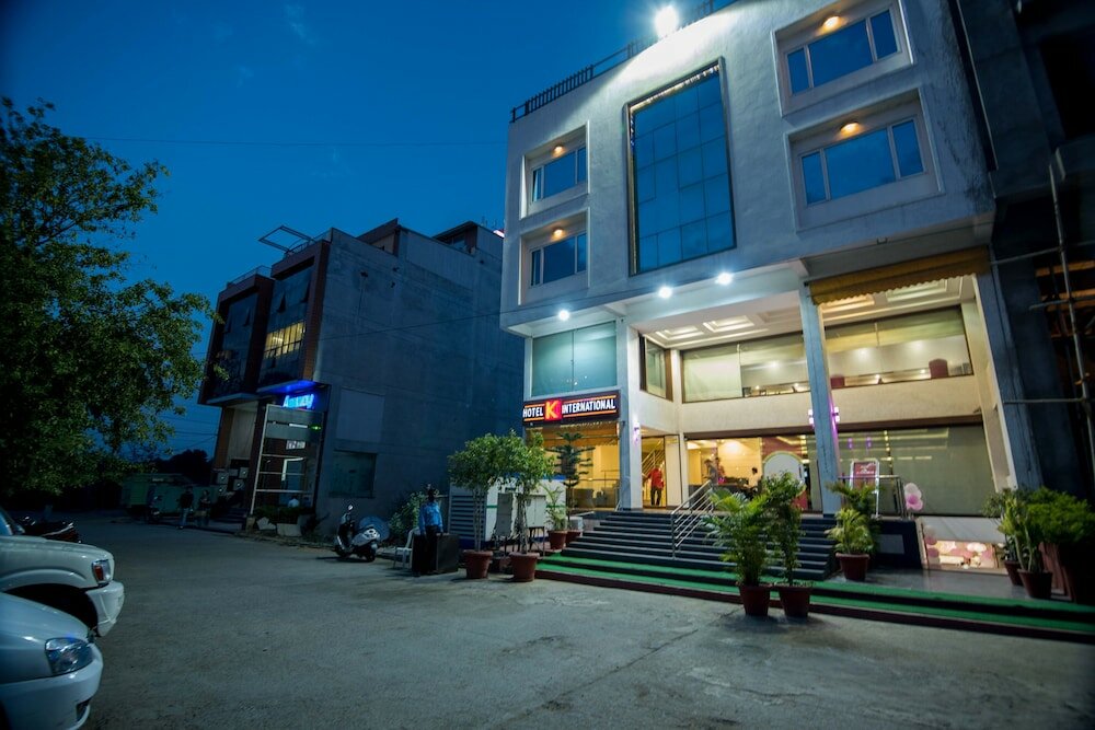 Фото L N Marriott Hotel