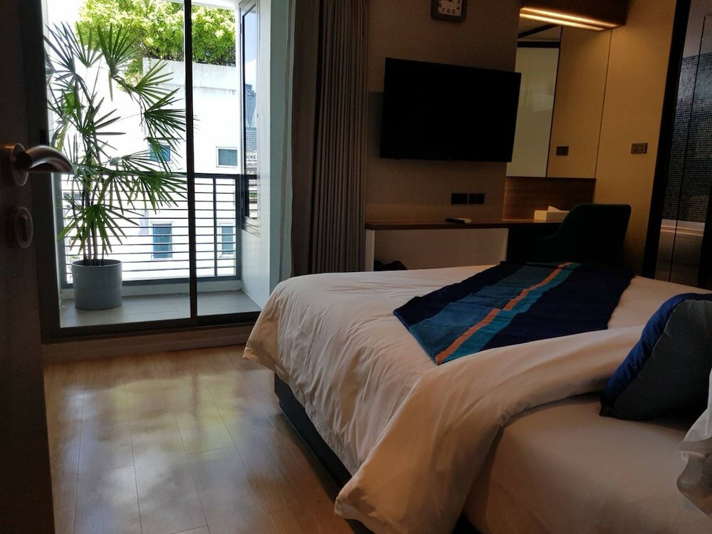 Фото Bizotel Premier Hotel & Residence