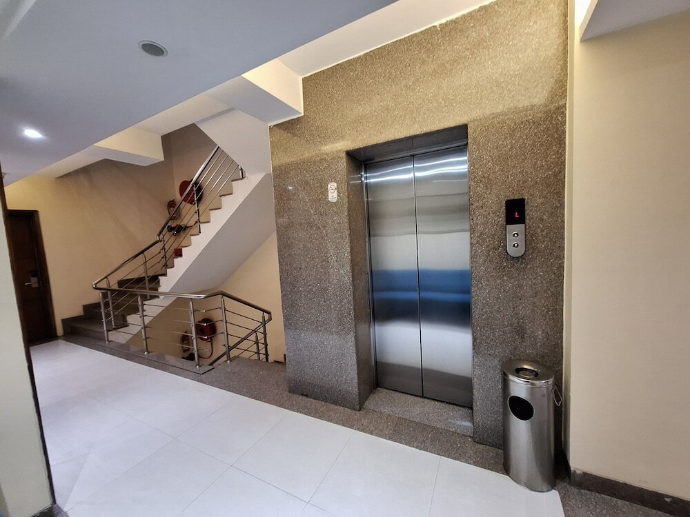 Фото L N Marriott Hotel