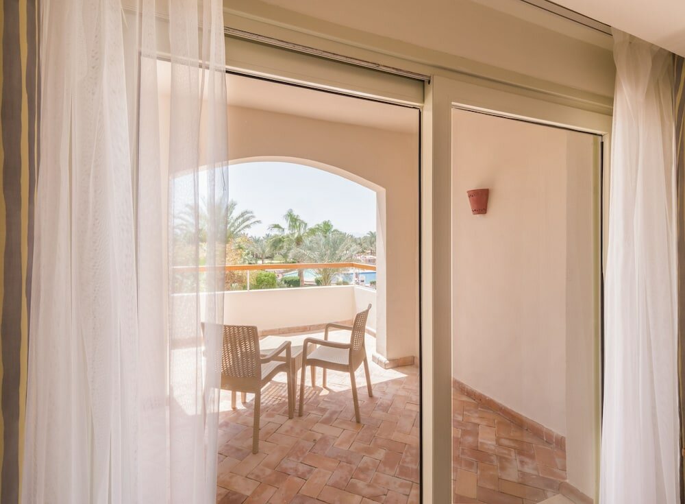 Фото Fort Arabesque Resort, SPA & Villas