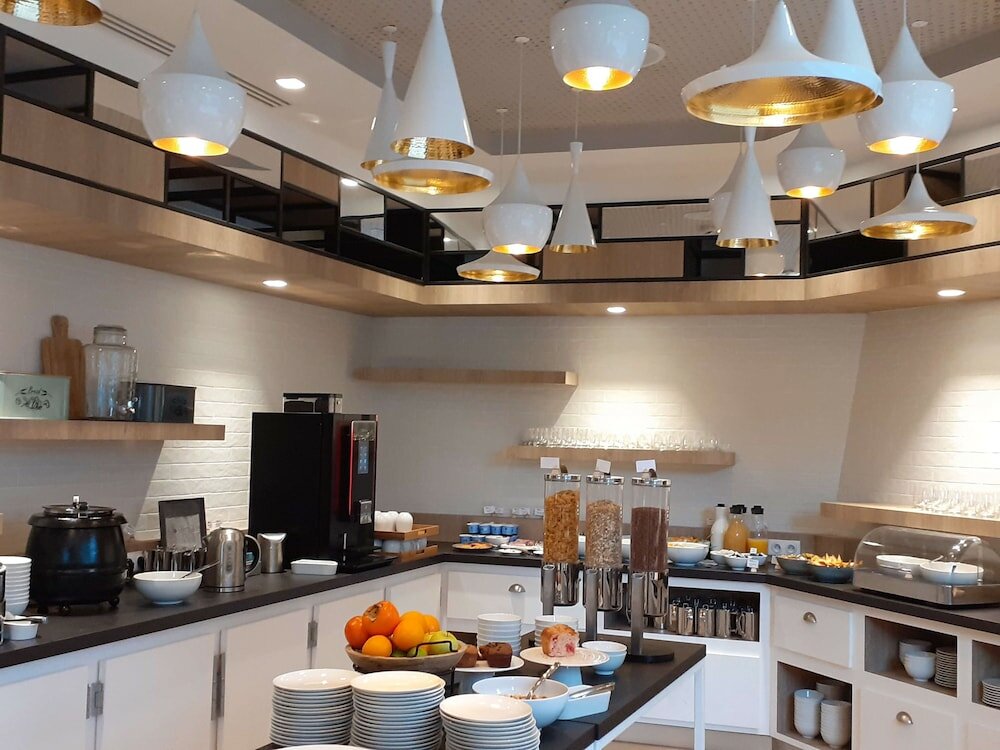 Фото Hilton Garden Inn Massy