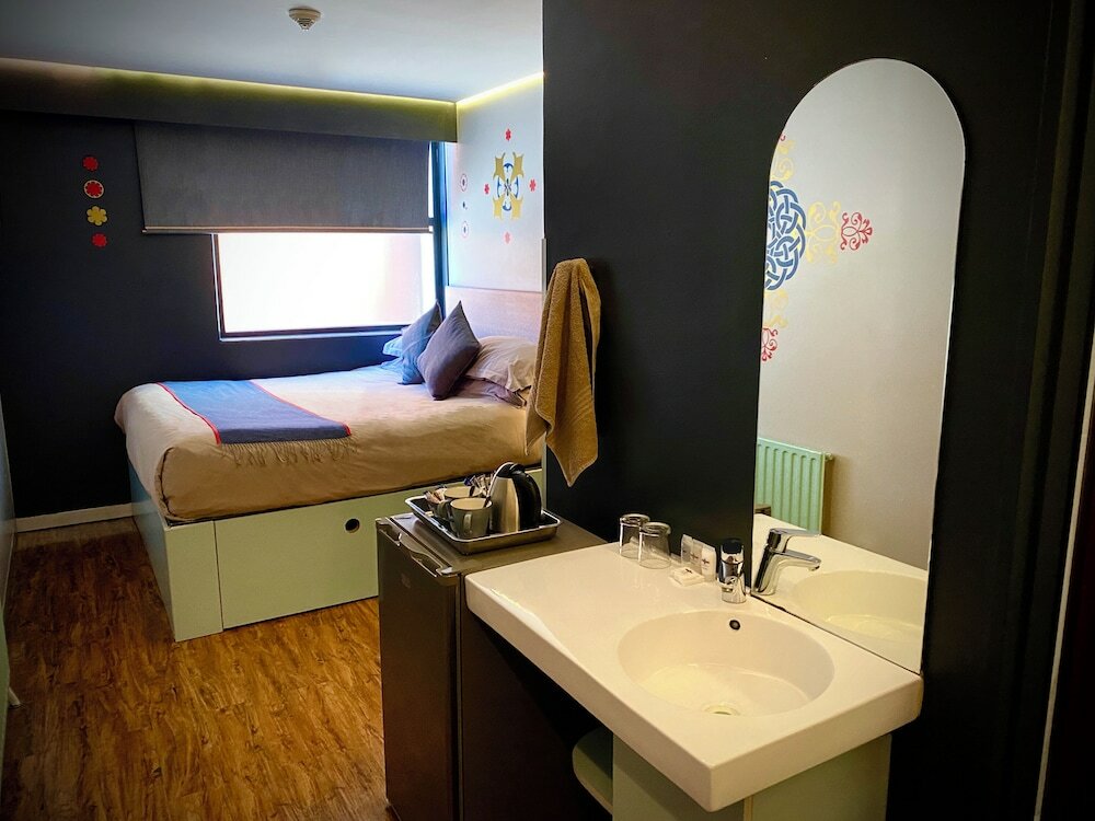 Фото Bannister Hotel