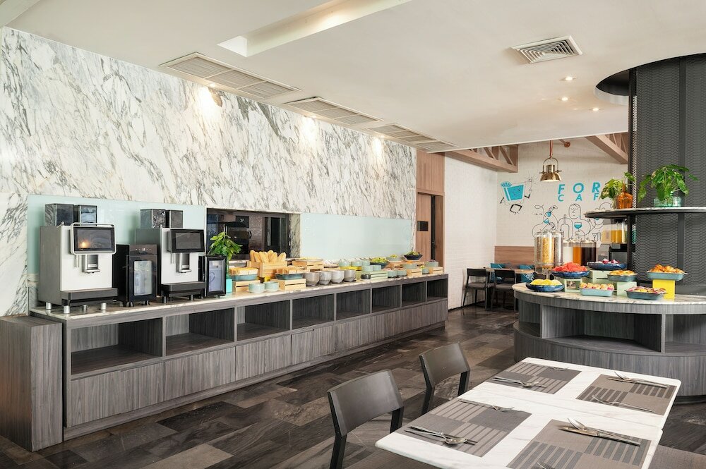 Фото Cross Vibe Sukhumvit Hotel