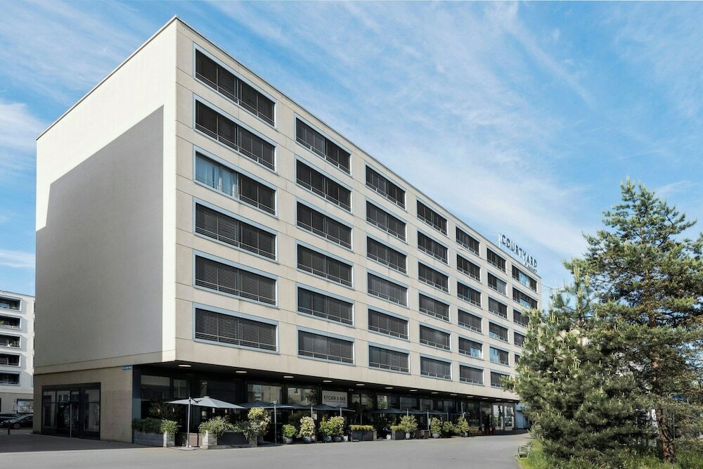 Фото Courtyard by Marriott Zurich North