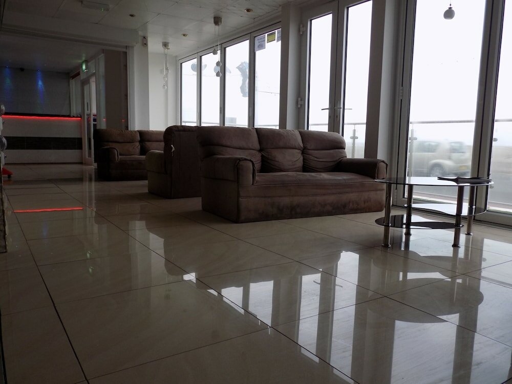 Фото The New Royal Windsor Hotel