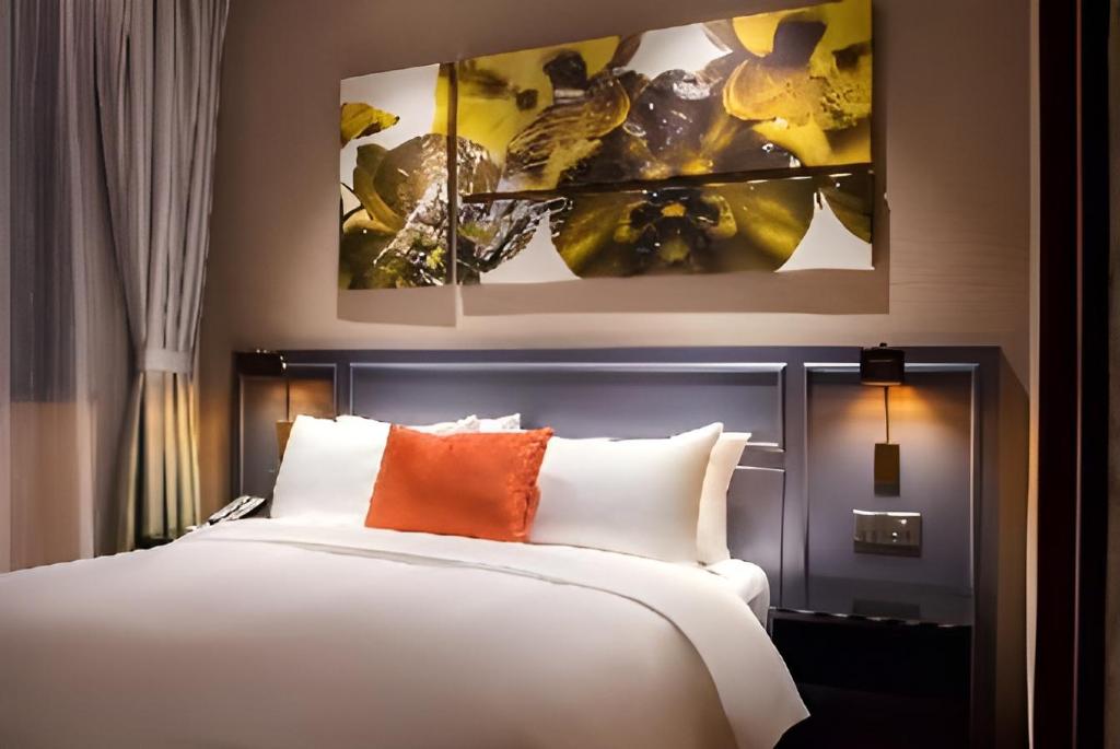 Фото Yitel Premium Shanghai Lujiazui Yuanshen Road Subway Station