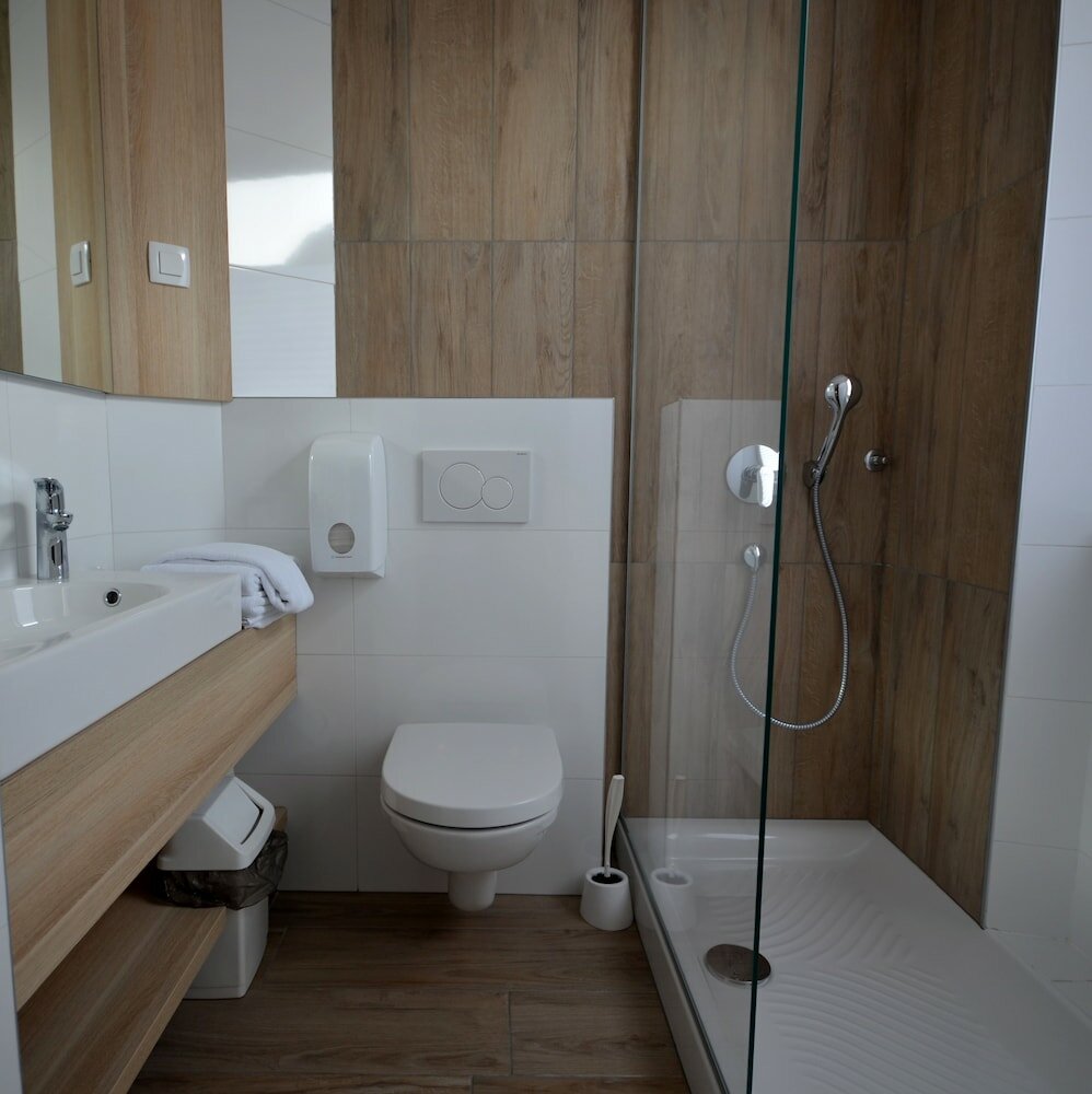 Фото Emonec Hotel