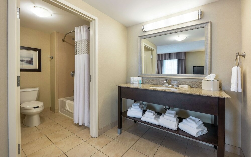 Фото Hampton Inn & Suites by Hilton Moncton