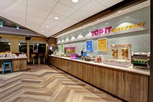 Гостиница Tru by Hilton Edmonton Windermere