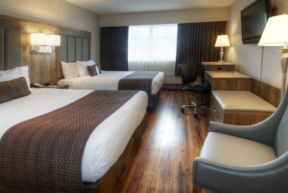 Фото Days Inn by Wyndham Victoria On The Harbour