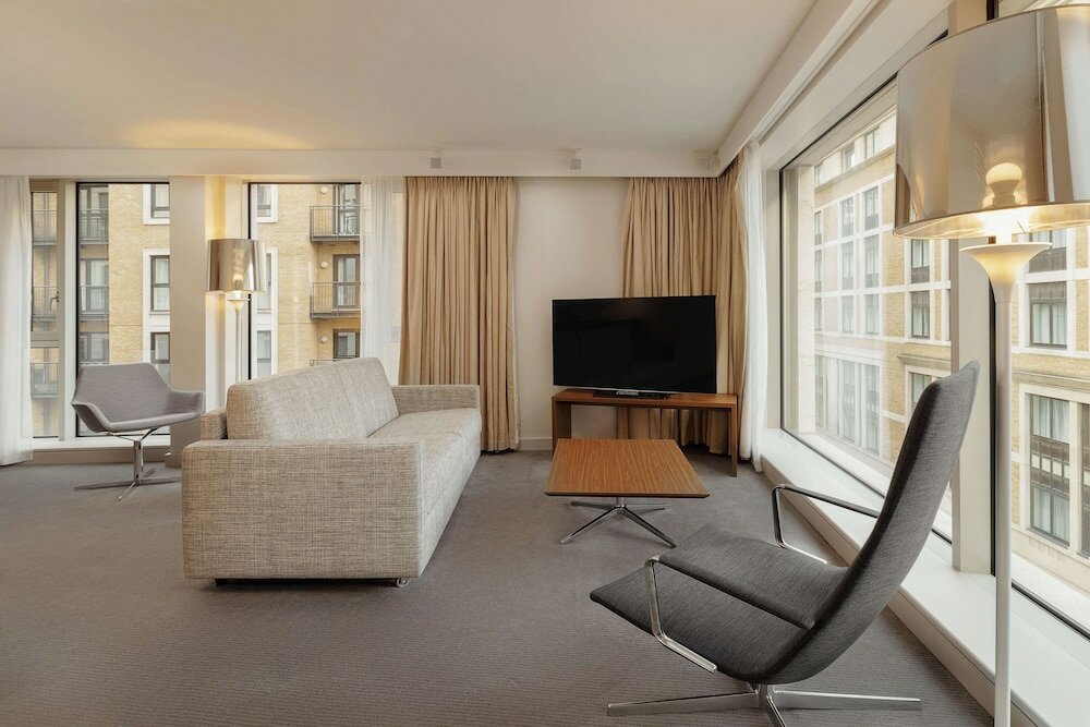 Фото DoubleTree by Hilton London - Tower of London