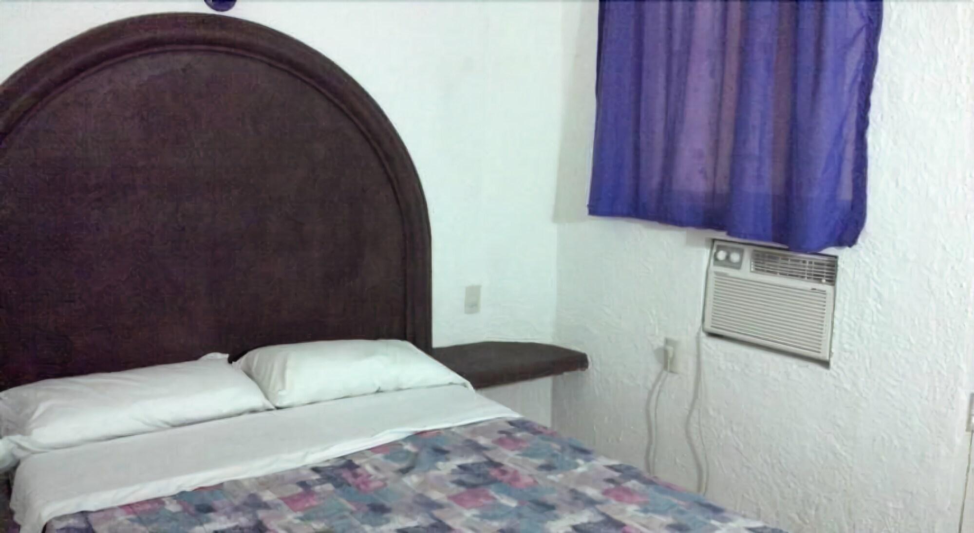 Фото Hotel Morales Inn