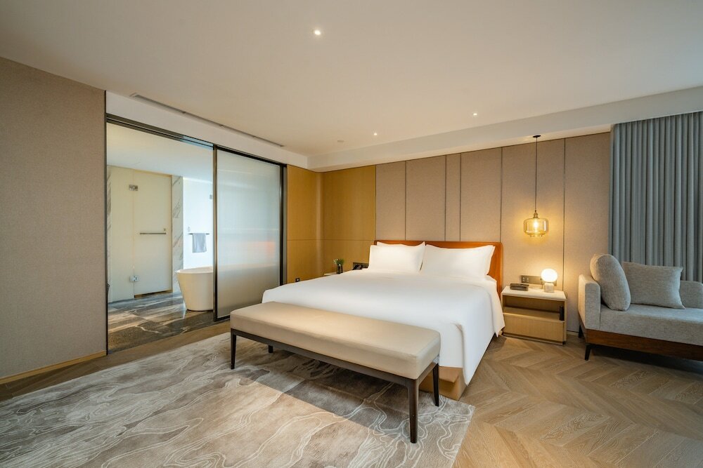 Фото Holiday Inn Shanghai Huaxia, an Ihg Hotel