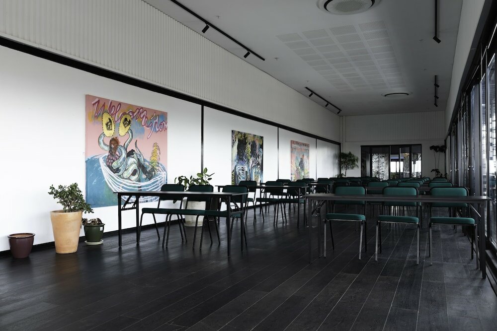 Фото Hallmark Hotel