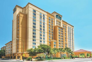 Гостиница La Quinta Inn & Suites by Wyndham San Antonio Riverwalk